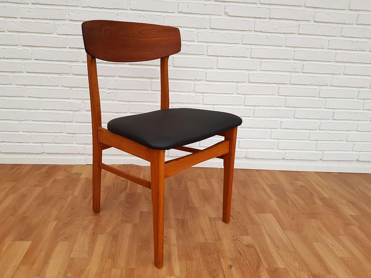 Danish design,4 dining chairs, teak, beech wood, completely restored 1065118