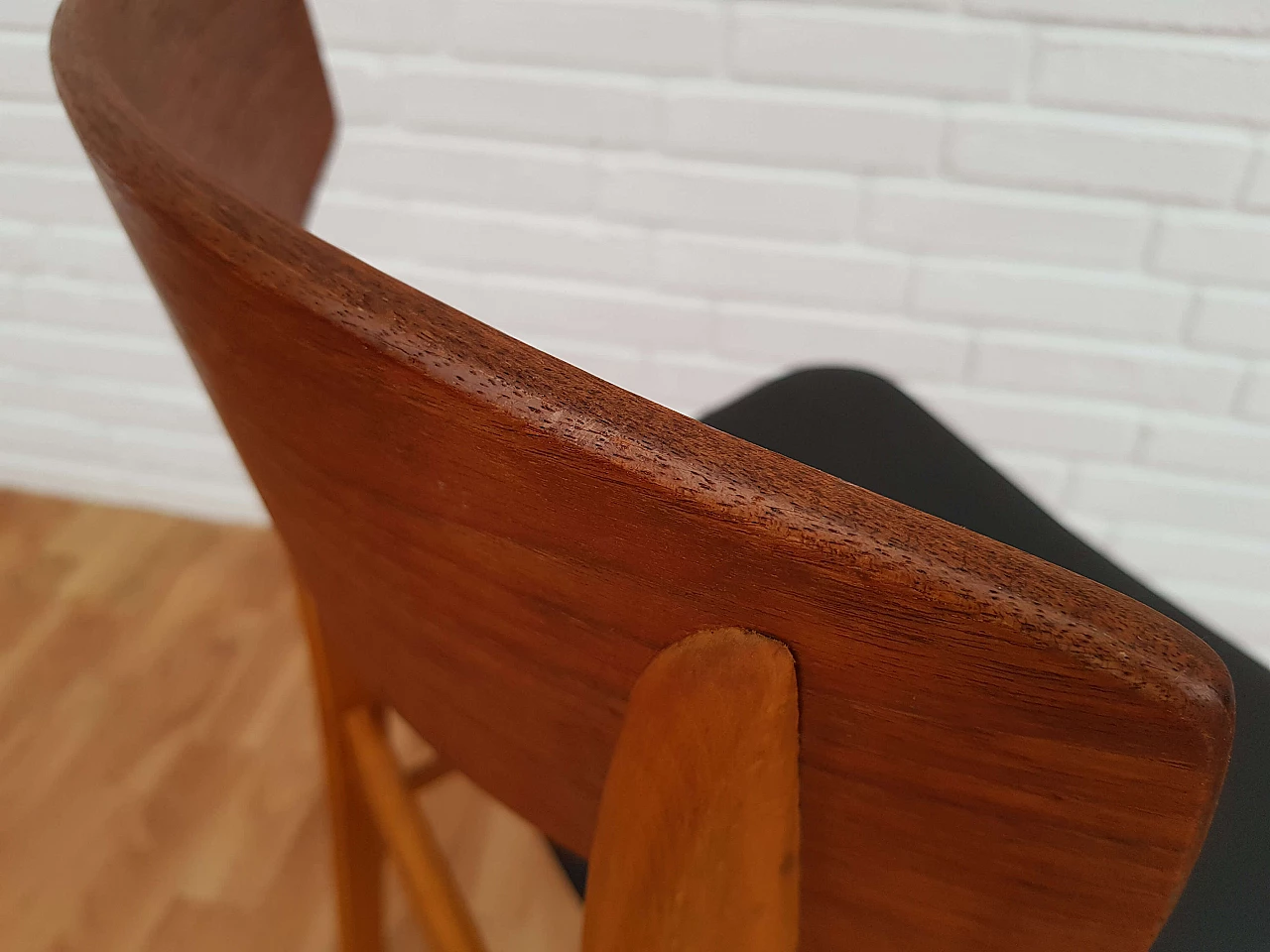 Danish design,4 dining chairs, teak, beech wood, completely restored 1065124