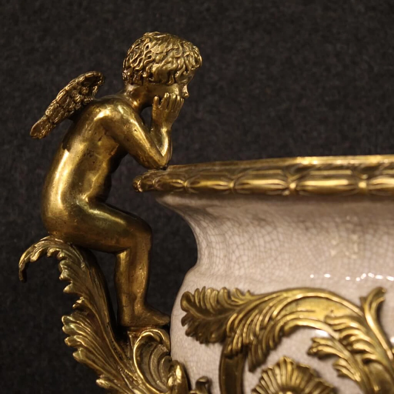 Coppa francese in ceramica e metallo dorato 1065247