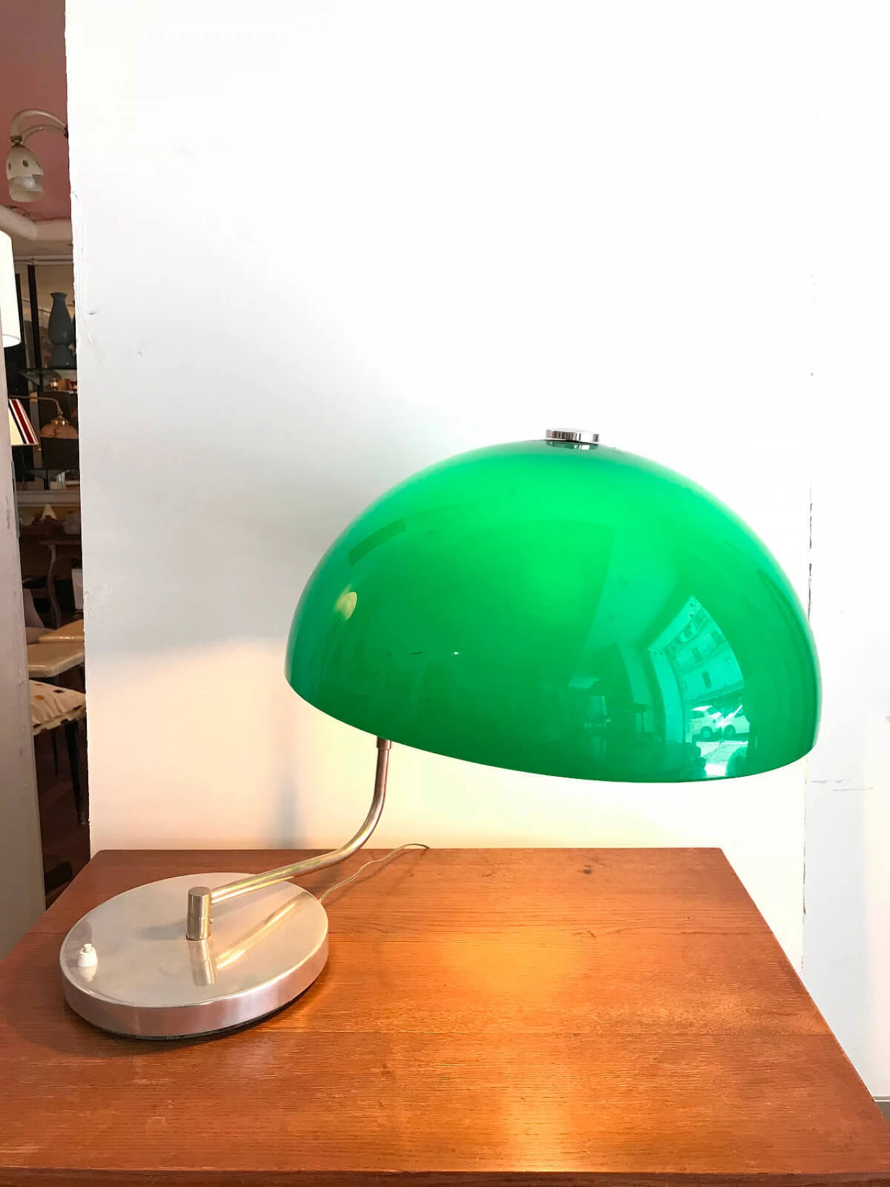 Lampada da scrivania con grande cappello verde 4