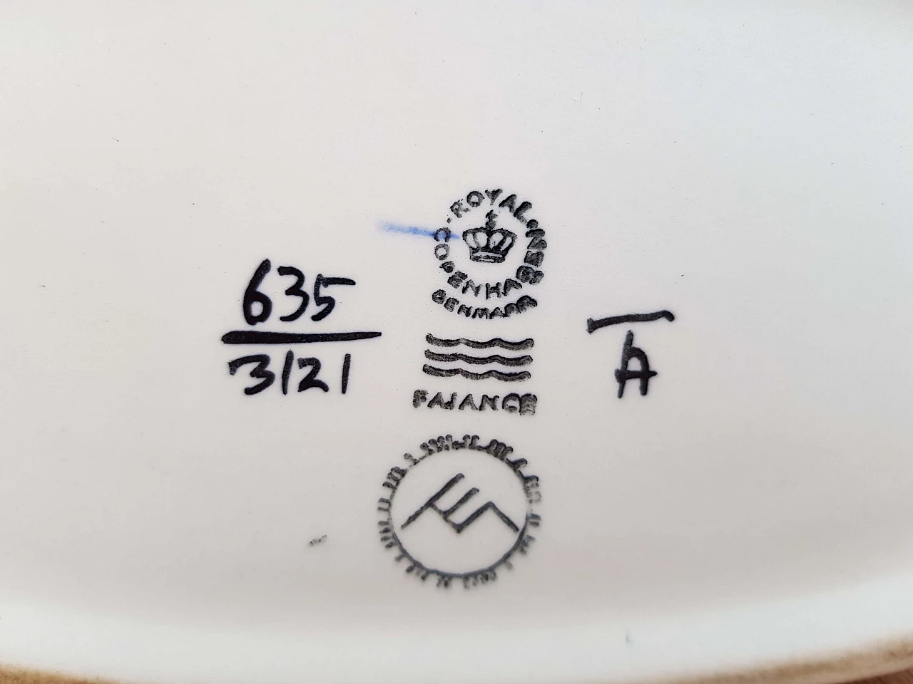 Royal Copenhagen, Danish porcelain set, vase, two plates, 60s 1065681