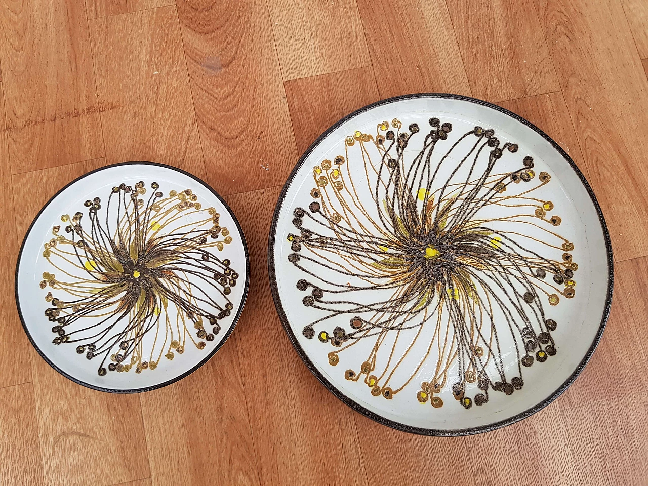 Royal Copenhagen, Danish porcelain set, vase, two plates, 60s 1065697