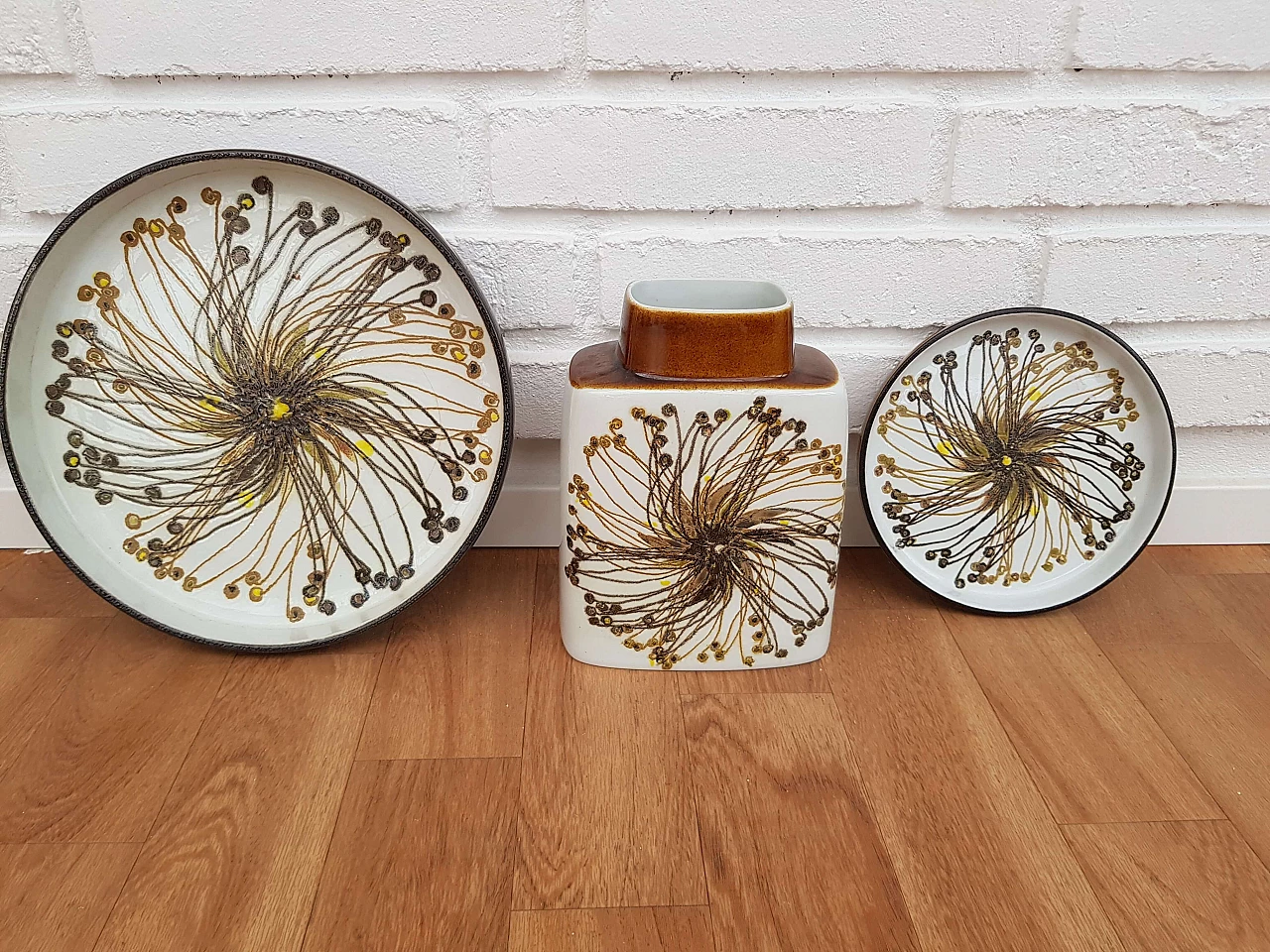 Royal Copenhagen, Danish porcelain set, vase, two plates, 60s 1065698