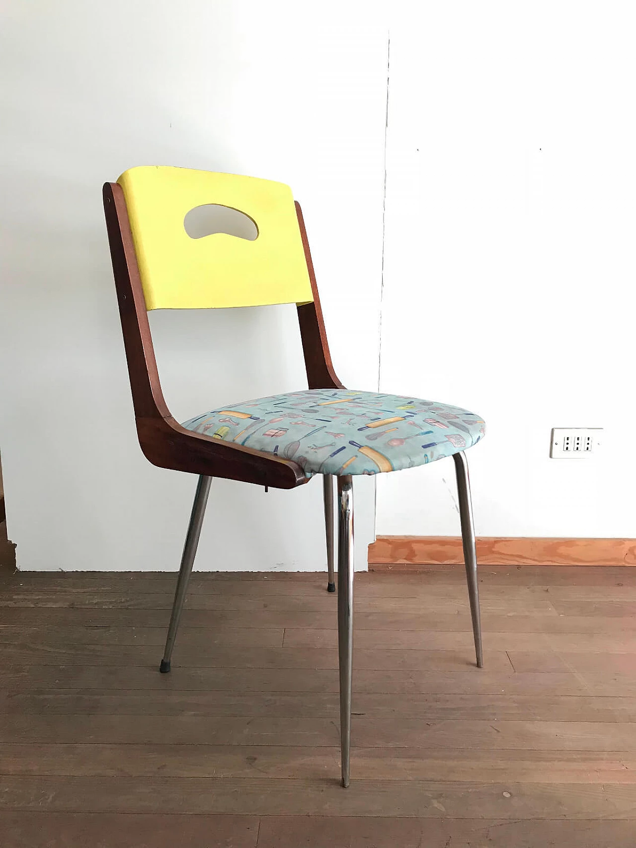 Set of 4 kitchen chairs in formica and metal, Italy, 50s 2