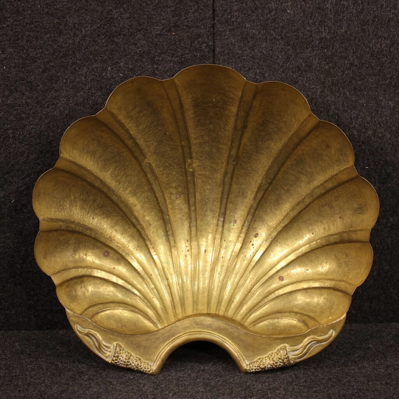 Portaoggetti italiano in ottone dorato a forma di conchiglia 1065988