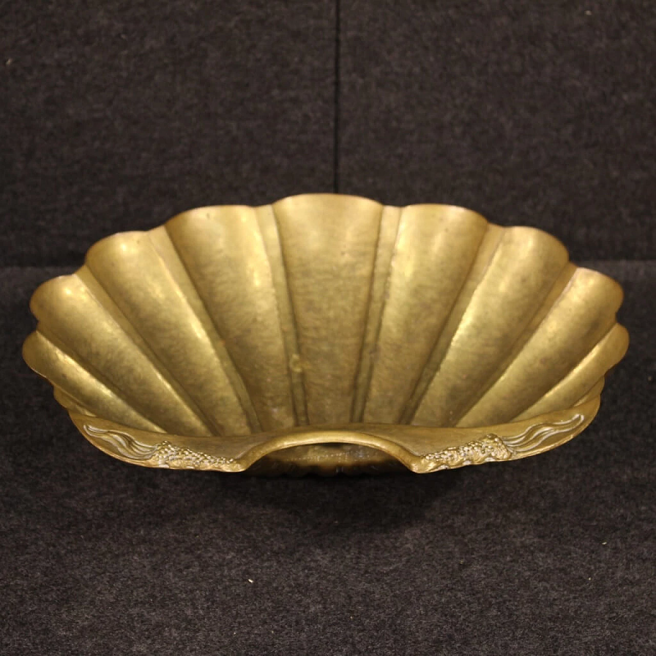 Italian gold plated brass glove box in the shape of a shell 1065990