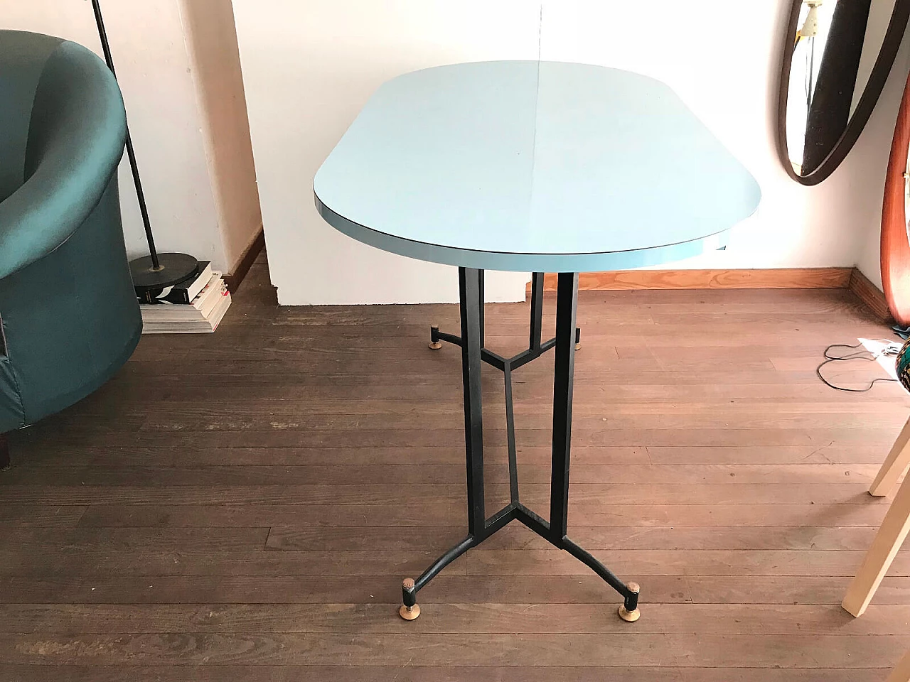 Tavolo ovale in metallo, ottone e formica anni '50 3