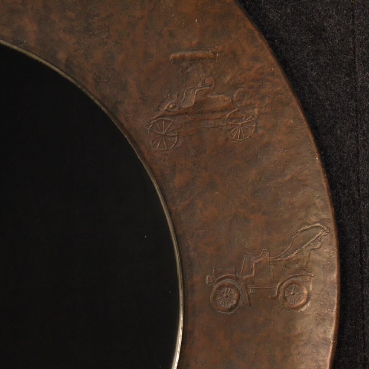 Bragalini Italian mirror in chiselled brass 1066147