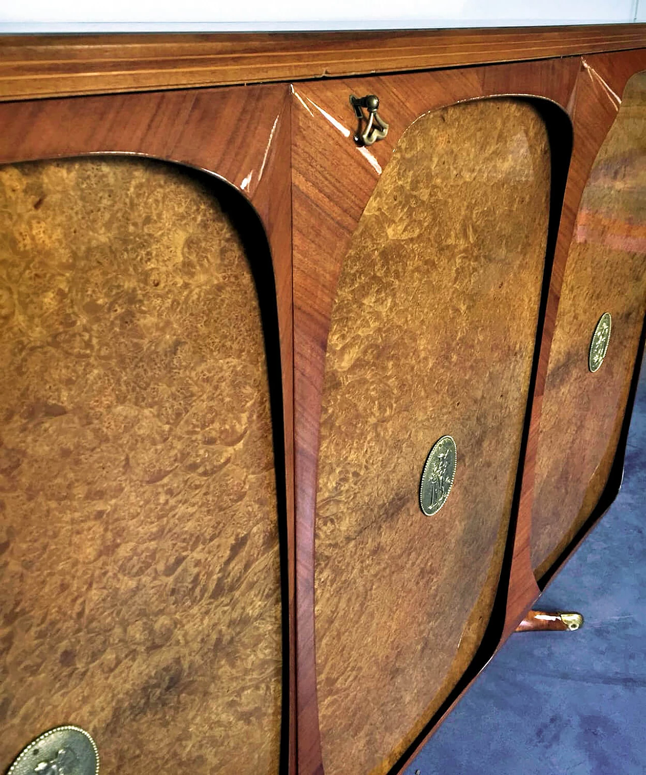 Italian sideboard with three doors made of birch-root briarwood from Dassi, 1950s 1066512