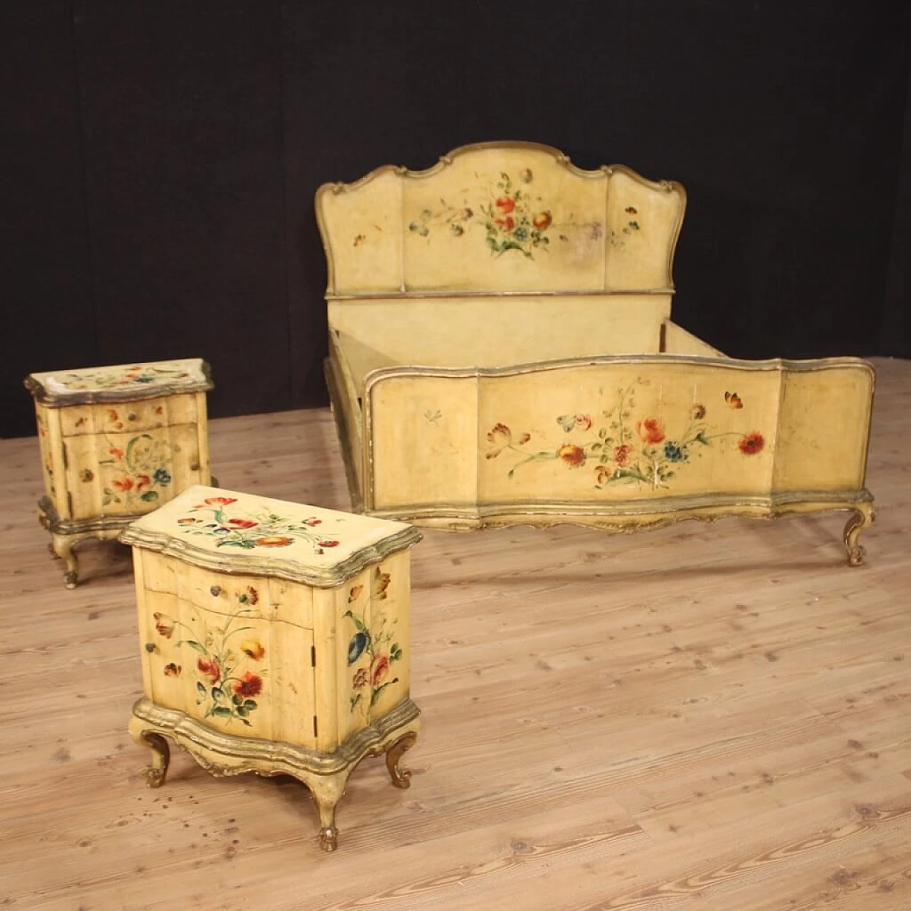 Lacquered and painted Venetian double bed 1066744