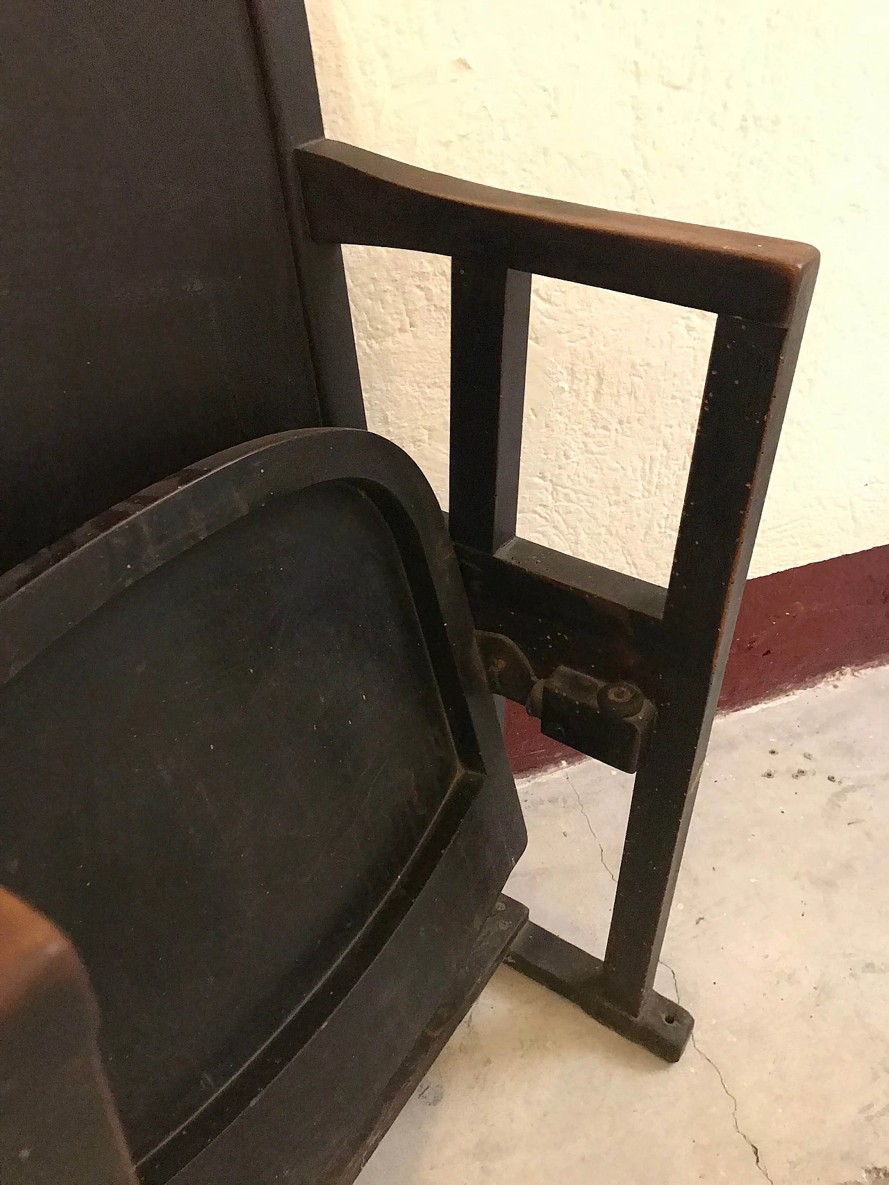 Pair of theatre chairs, beginning of 900 1067833