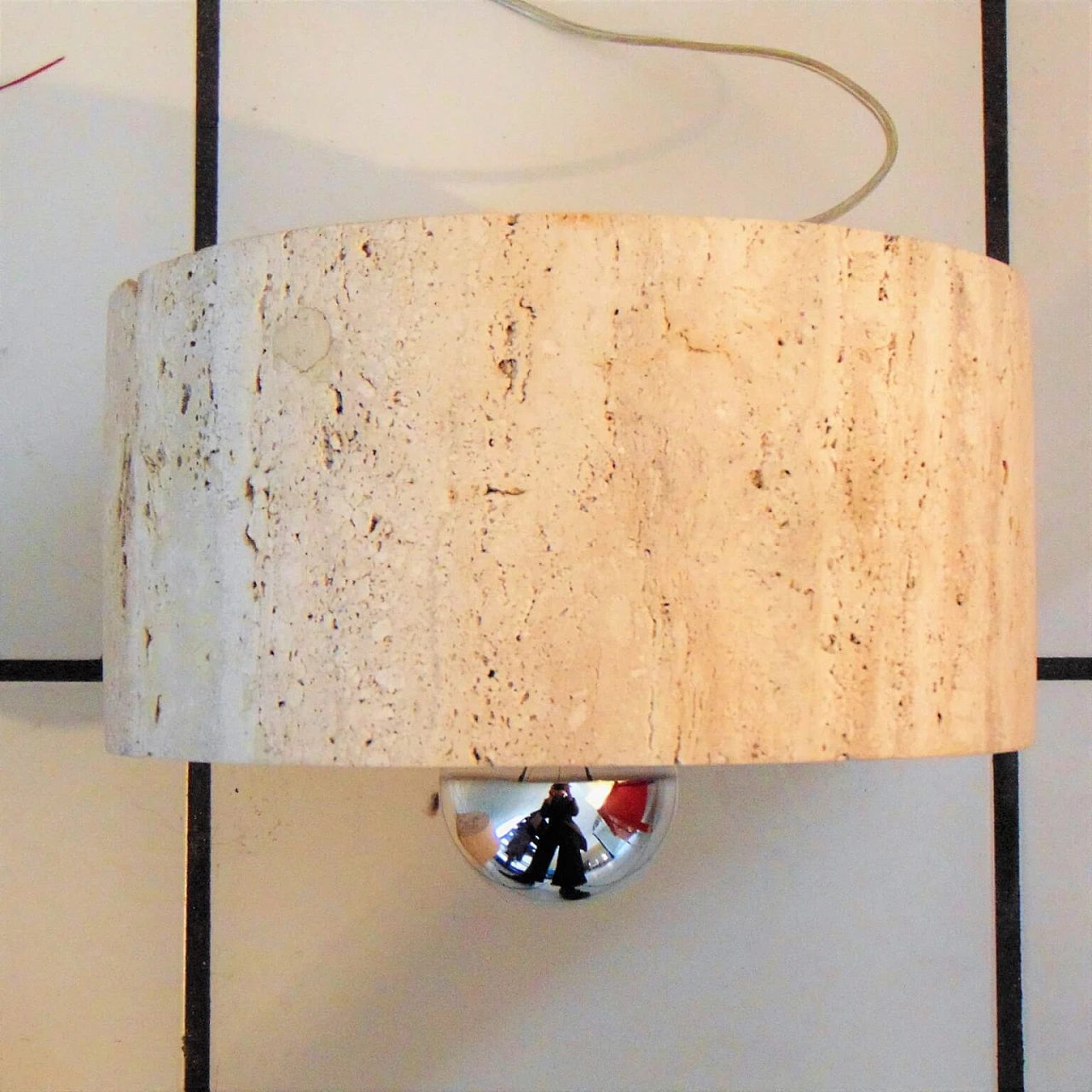 Coppia di lampade "Nucleo" in marmo travertino, di Giuliano Cesari per Sormani, anni '70 1069162