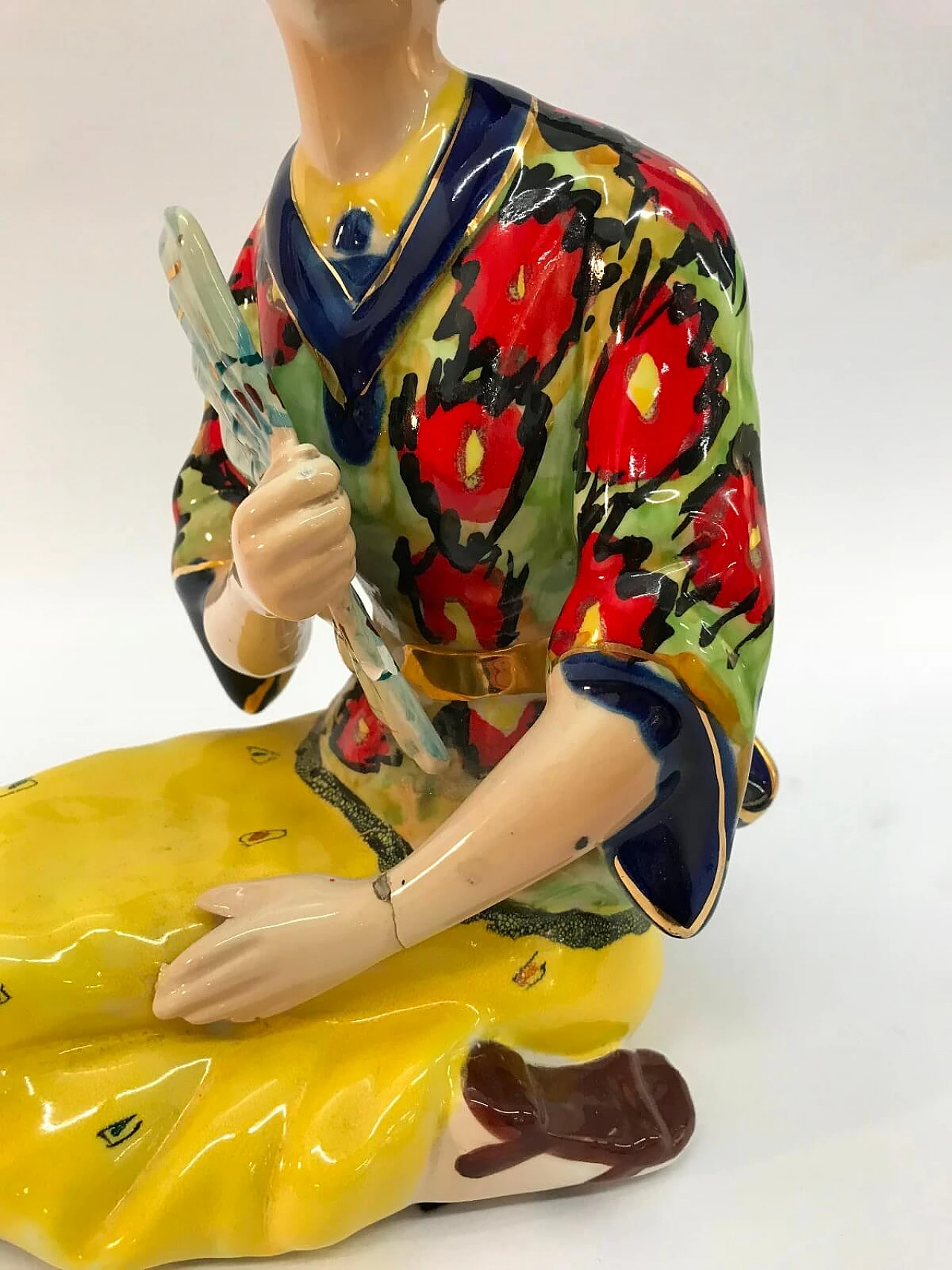 Scultura di Geisha in ceramica colorata, anni '50 5