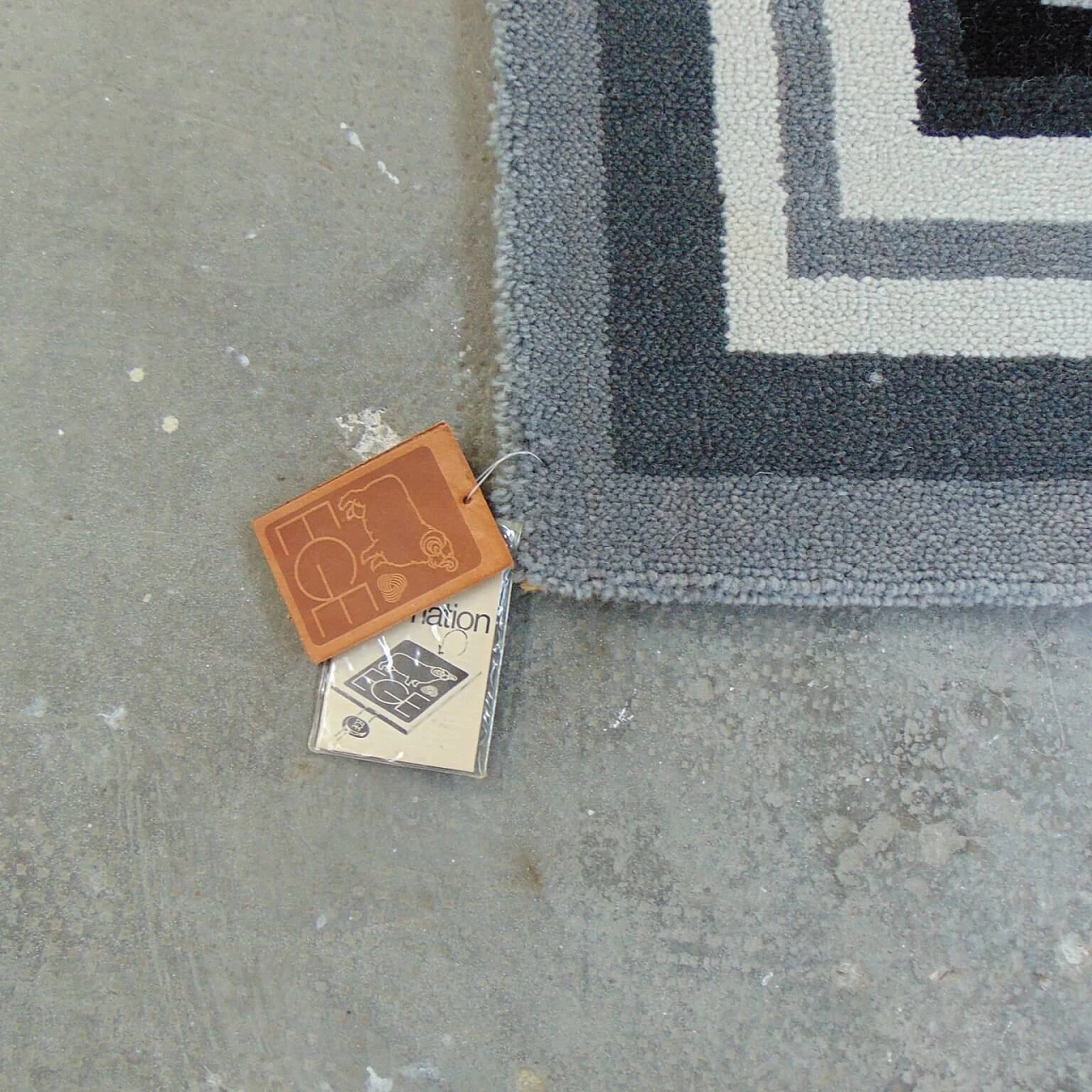 Danish Axminster Rug by EGE Pure New Wool, Cream Background Dark Rim, 1980s 1069292