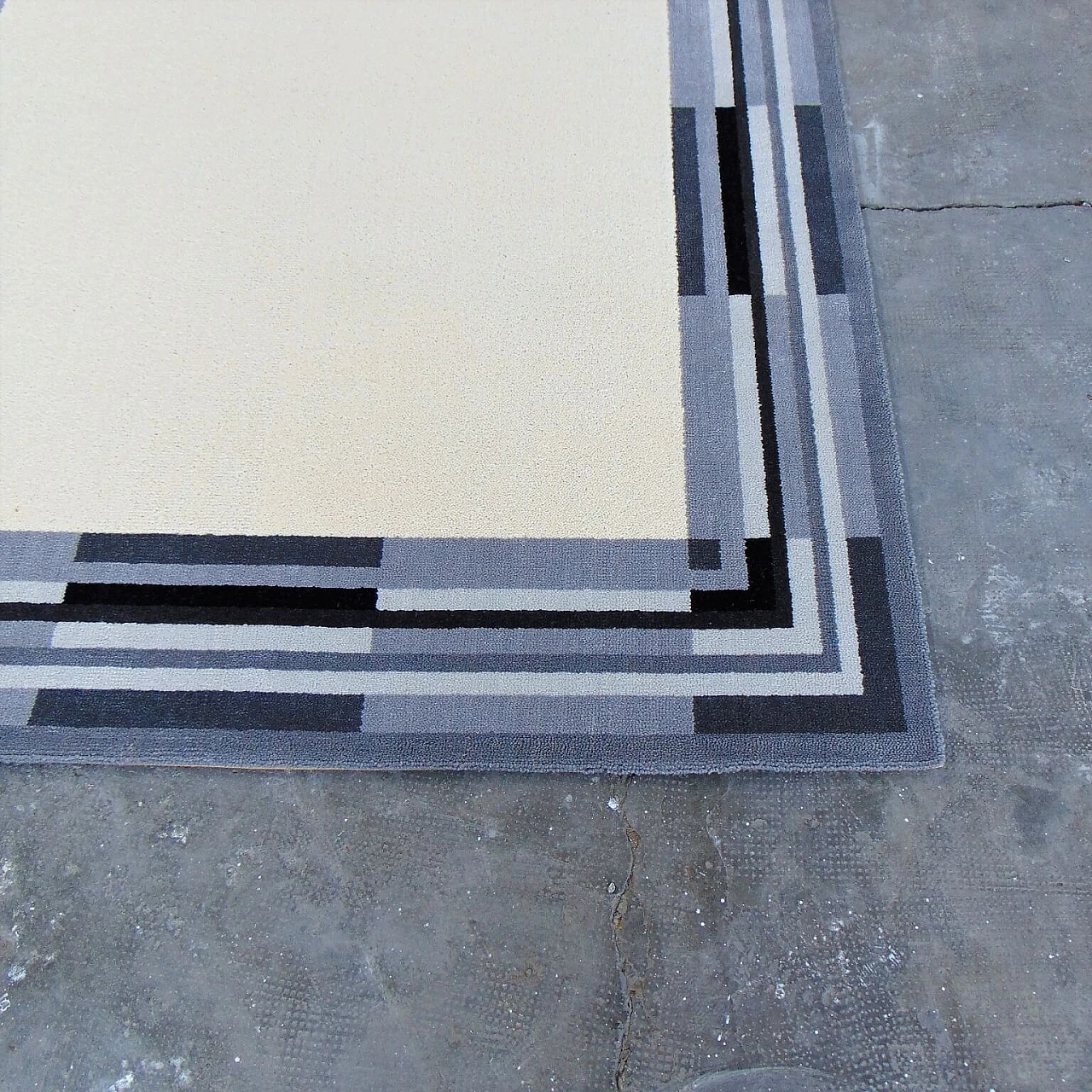 Danish Axminster Rug by EGE Pure New Wool, Cream Background Dark Rim, 1980s 1069298