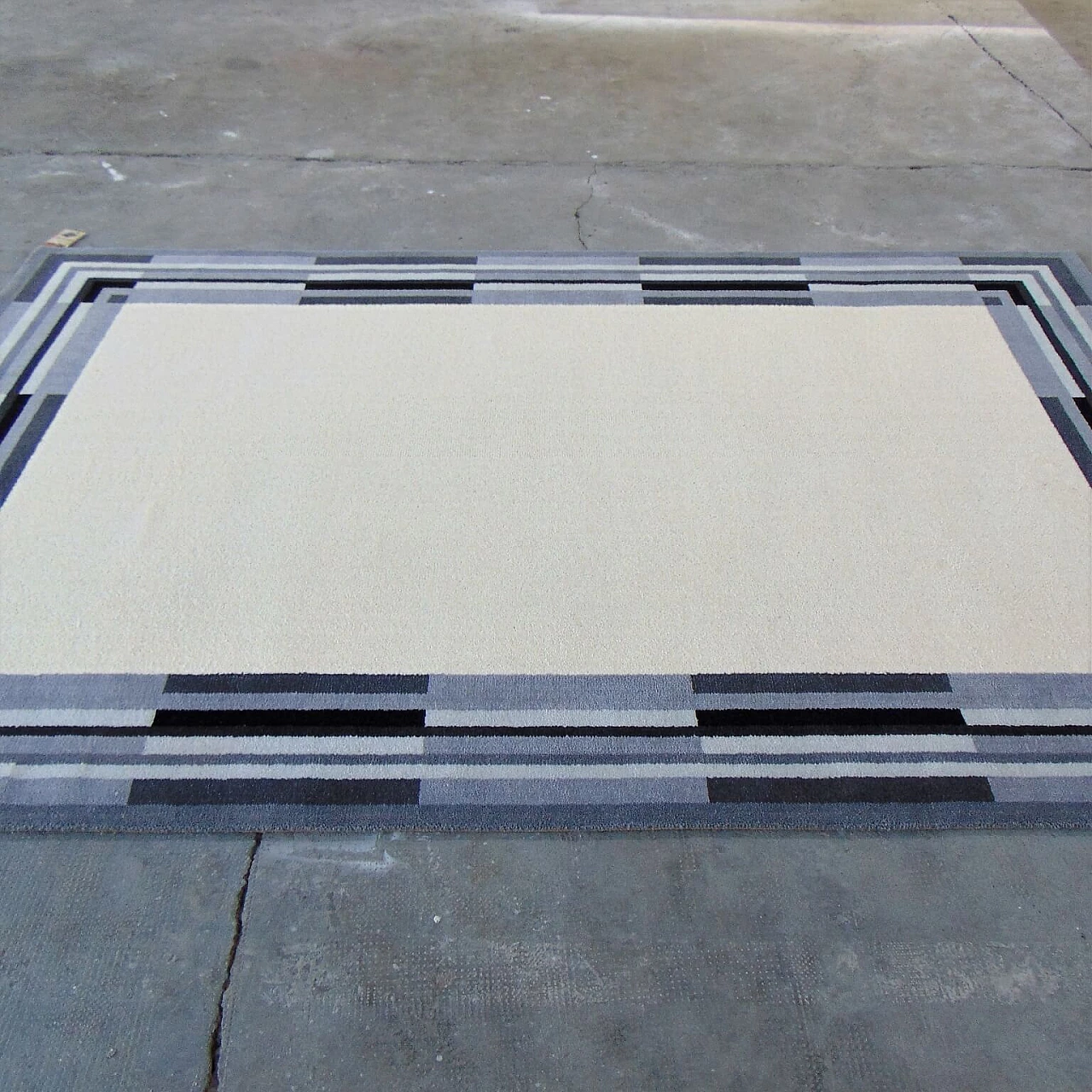 Danish Axminster Rug by EGE Pure New Wool, Cream Background Dark Rim, 1980s 1069303