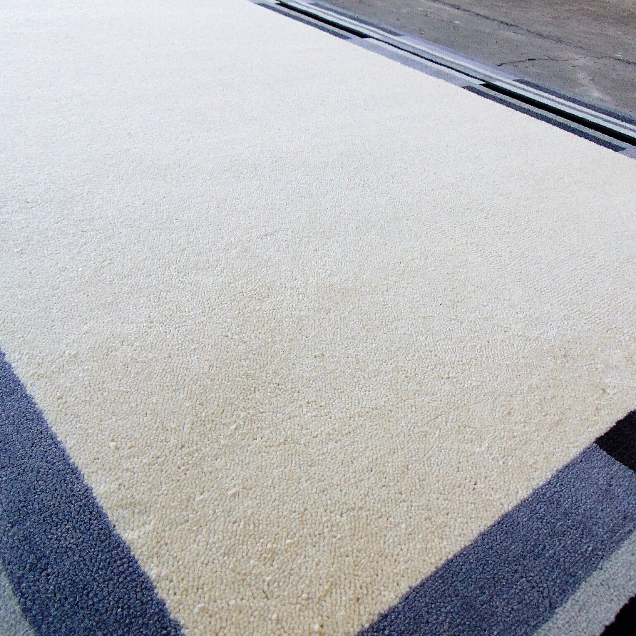 Danish Axminster Rug by EGE Pure New Wool, Cream Background Dark Rim, 1980s 1069305