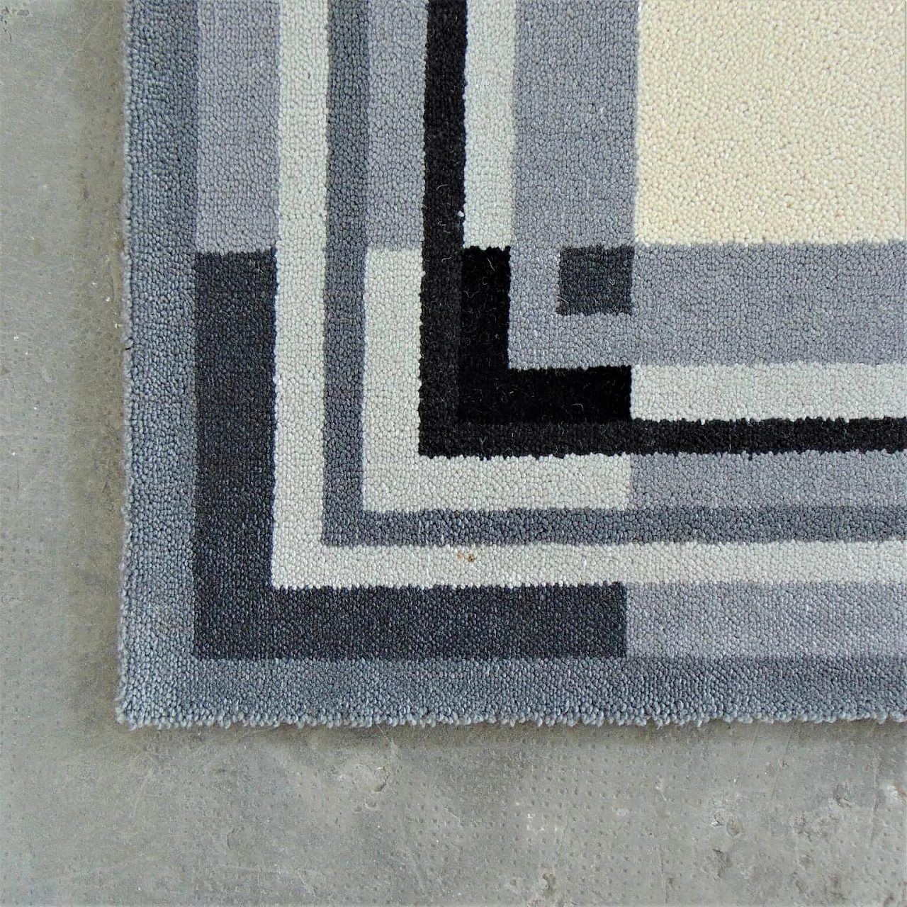 Danish Axminster Rug by EGE Pure New Wool, Cream Background Dark Rim, 1980s 1069309