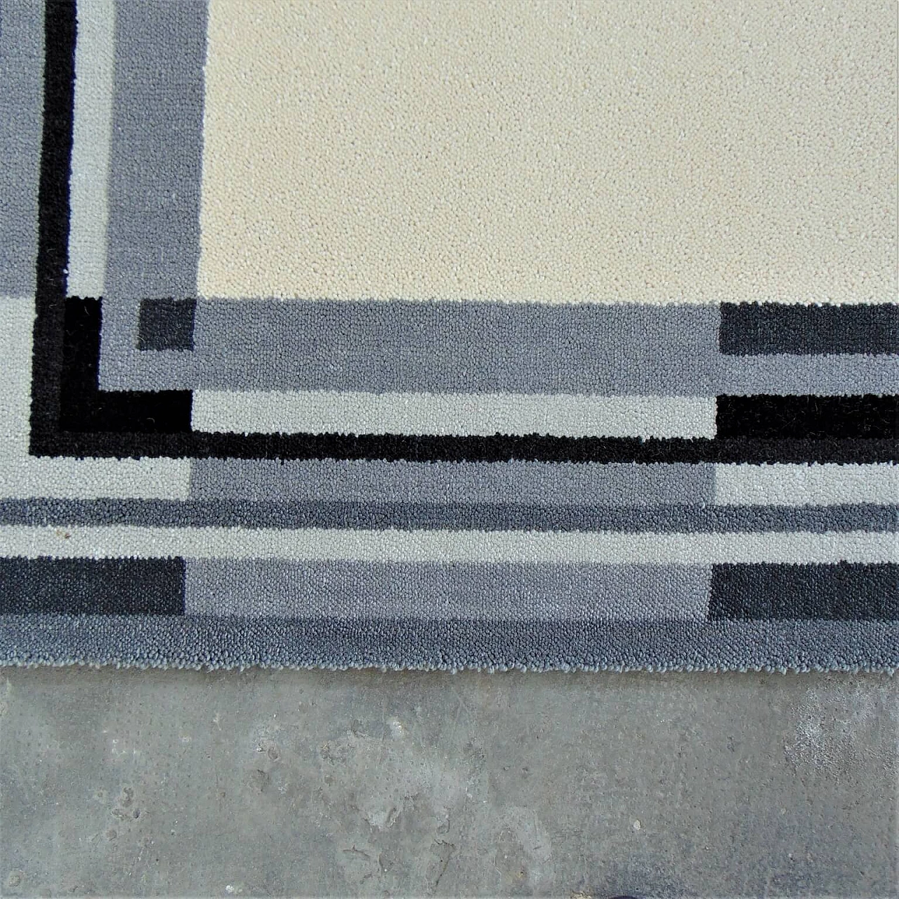 Danish Axminster Rug by EGE Pure New Wool, Cream Background Dark Rim, 1980s 1069310