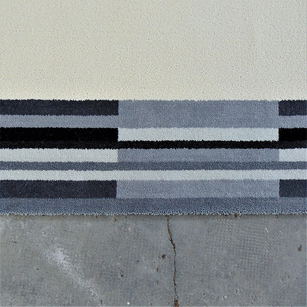 Danish Axminster Rug by EGE Pure New Wool, Cream Background Dark Rim, 1980s 1069311