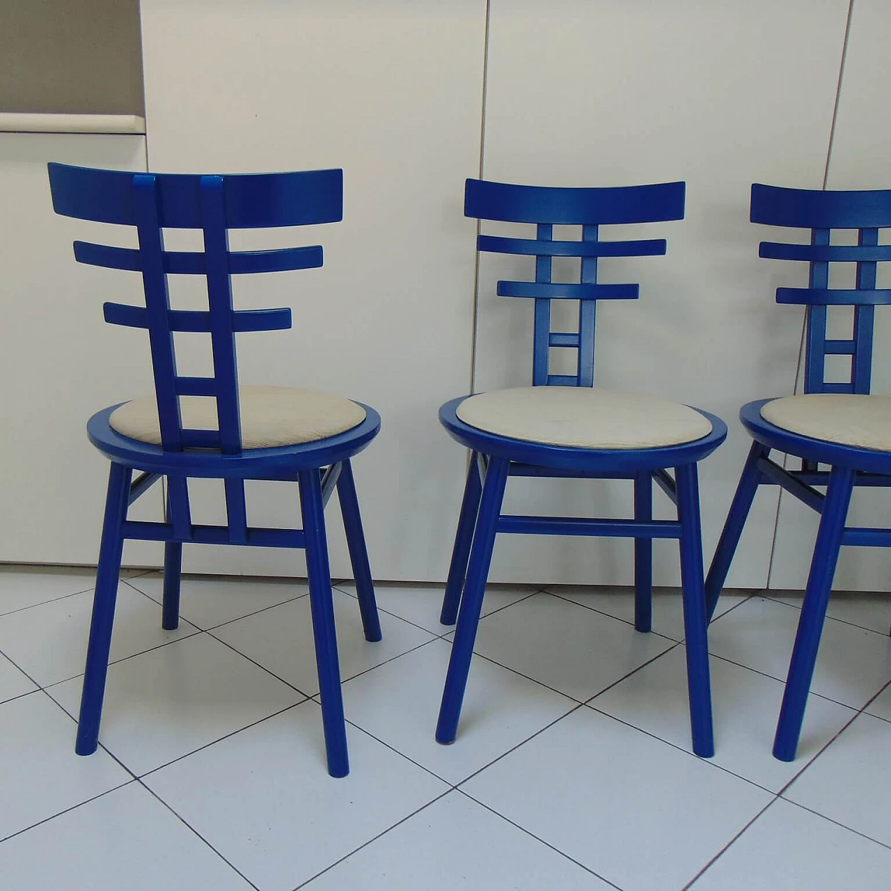 4 sedie blu di De Pas, D'urbino, Lomazzi per Sormani, anni '80 1069340