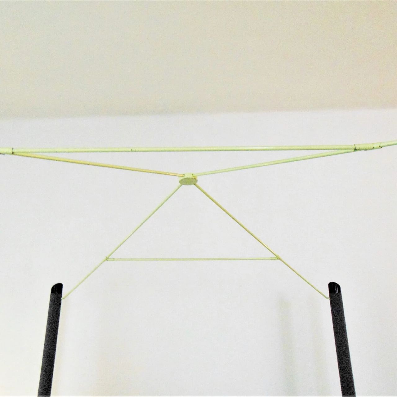 Letto a baldacchino e cassettiera lacca satin e lucido scuro, Sormani, Italia, 1989 1069383