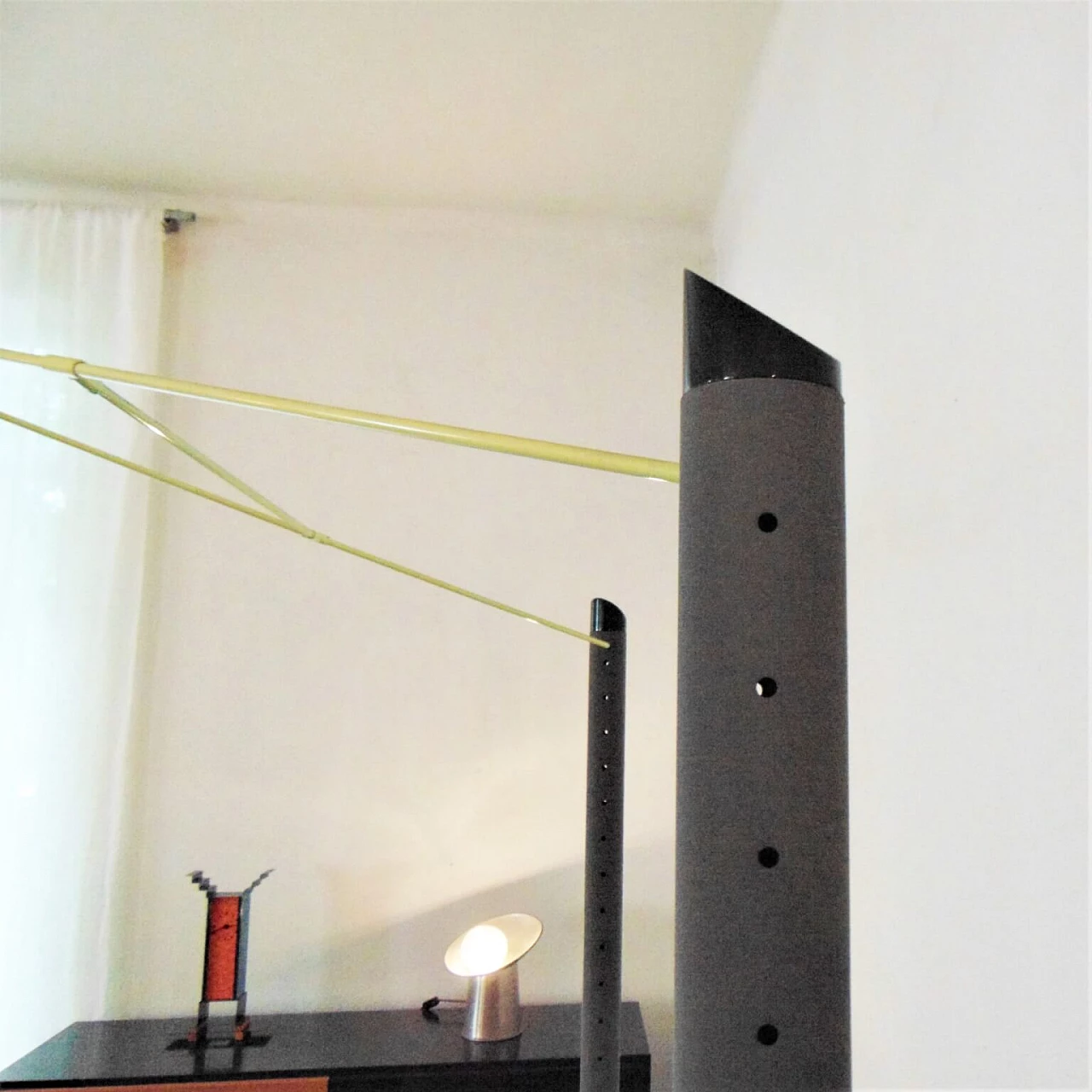 Letto a baldacchino e cassettiera lacca satin e lucido scuro, Sormani, Italia, 1989 1069391