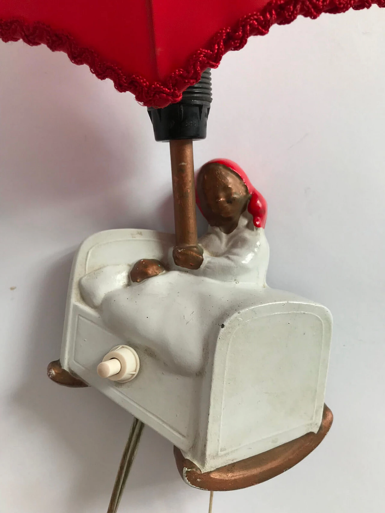 Dutch metal sconce with music box 3