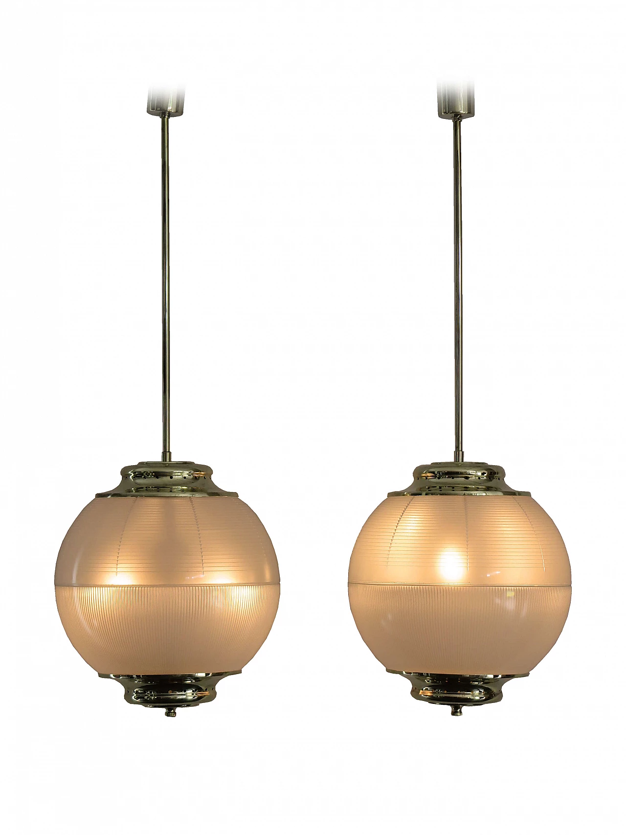 Coppia di lampadari “L/273”, in ottone e vetro, design Chiaravallotti, anni '60 1069645