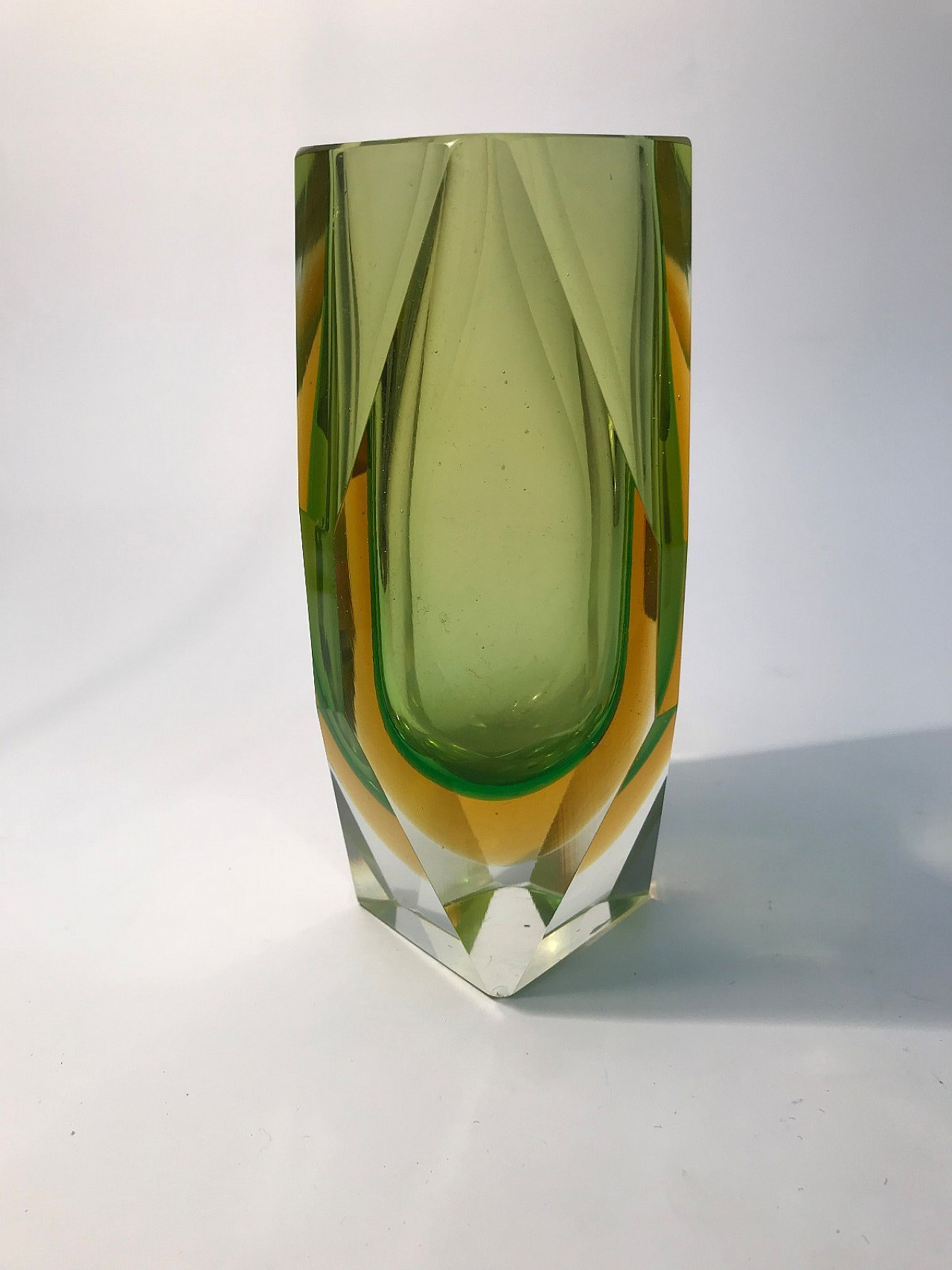 Green and yellow faceted Murano vase 4