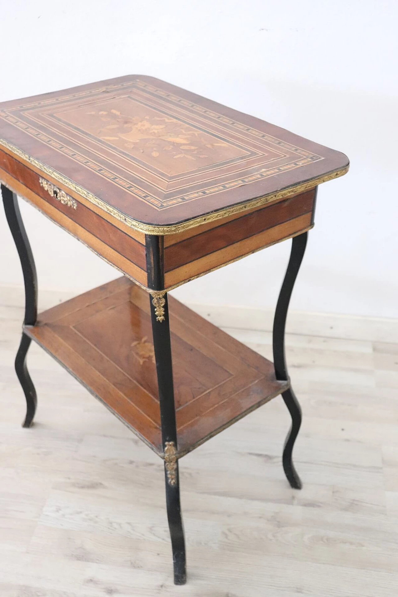 Antique Napoleon III coffee table, refined inlay and gilded bronzes, 19th century 1070374