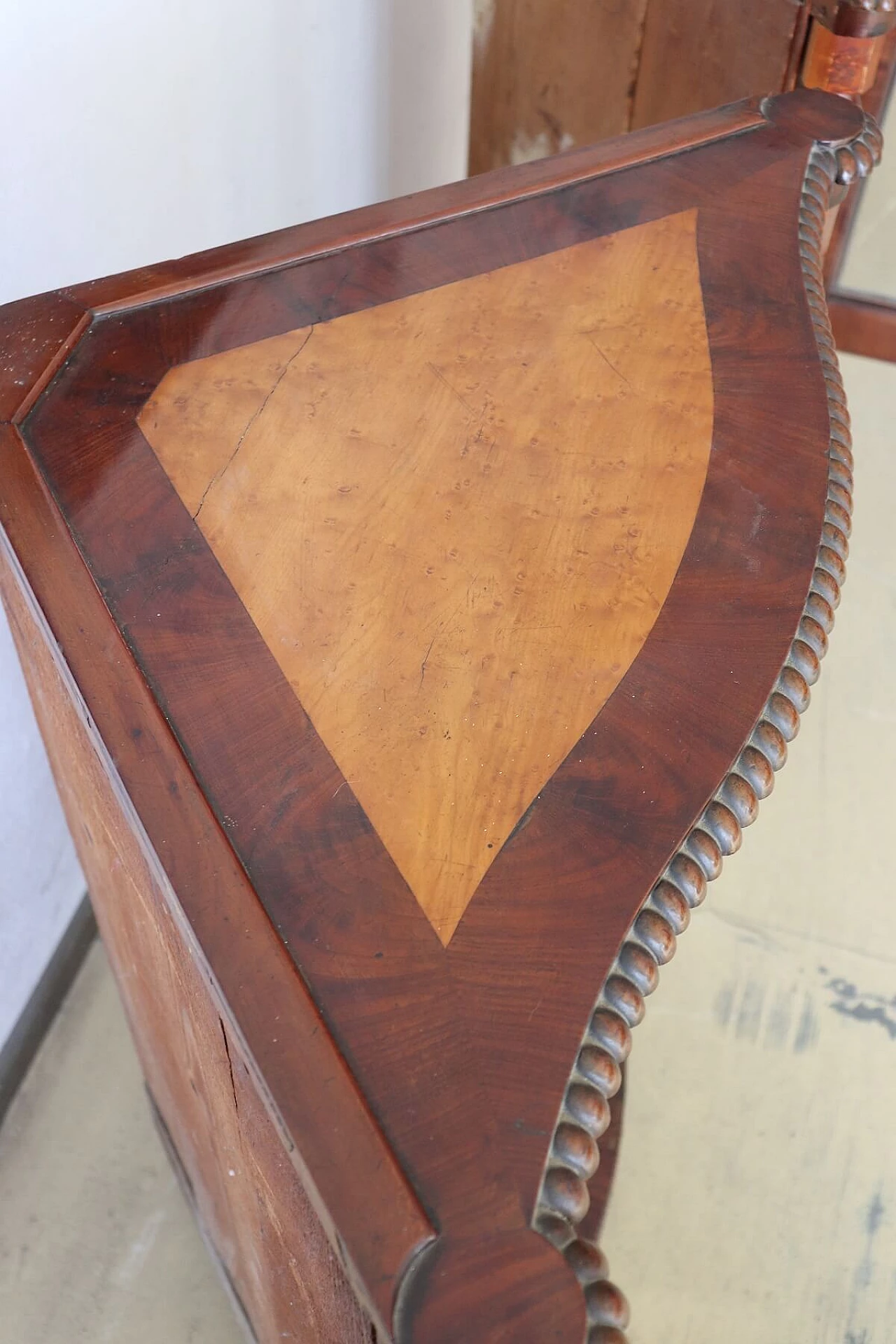 Coppia di angoliere antiche in mogano epoca Carlo X, primi sec XIX 1070737