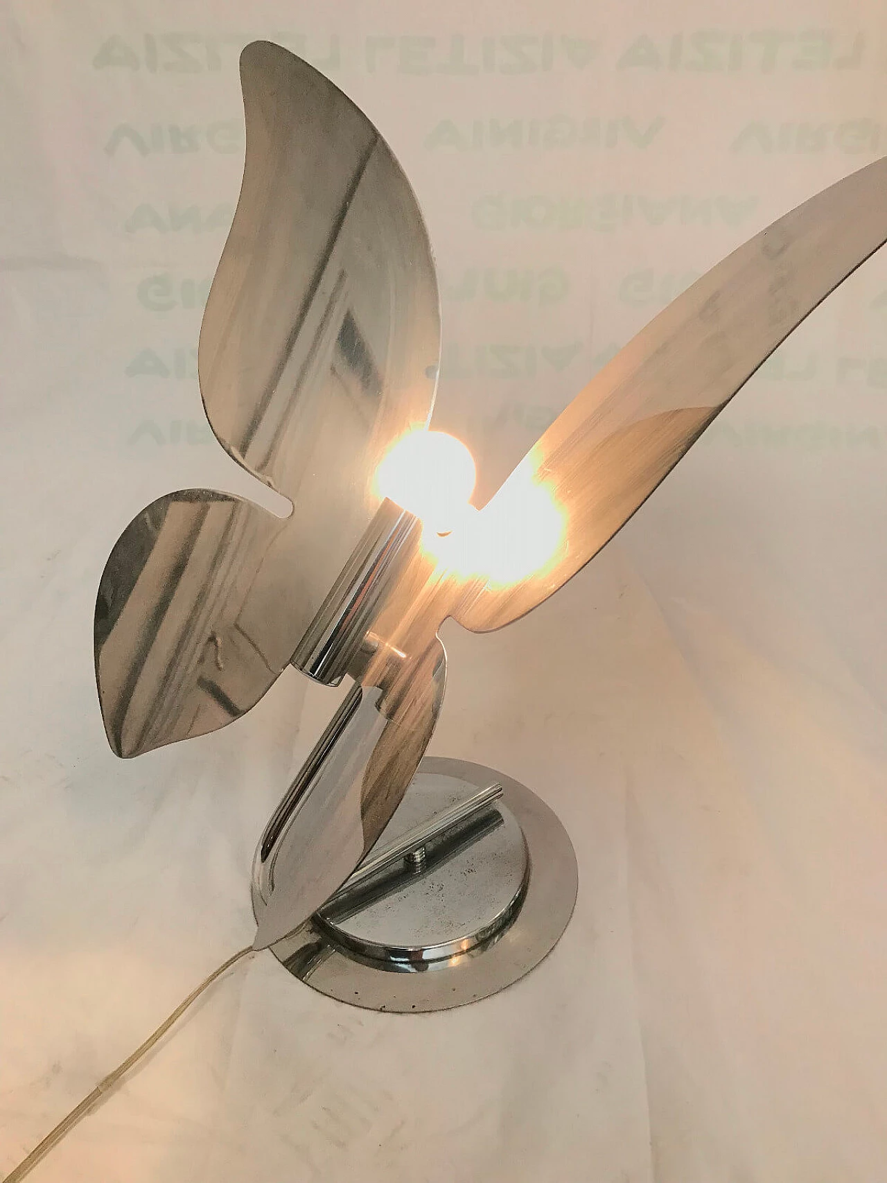 Coppia di lampade da tavolo in metallo a forma di farfalla 4