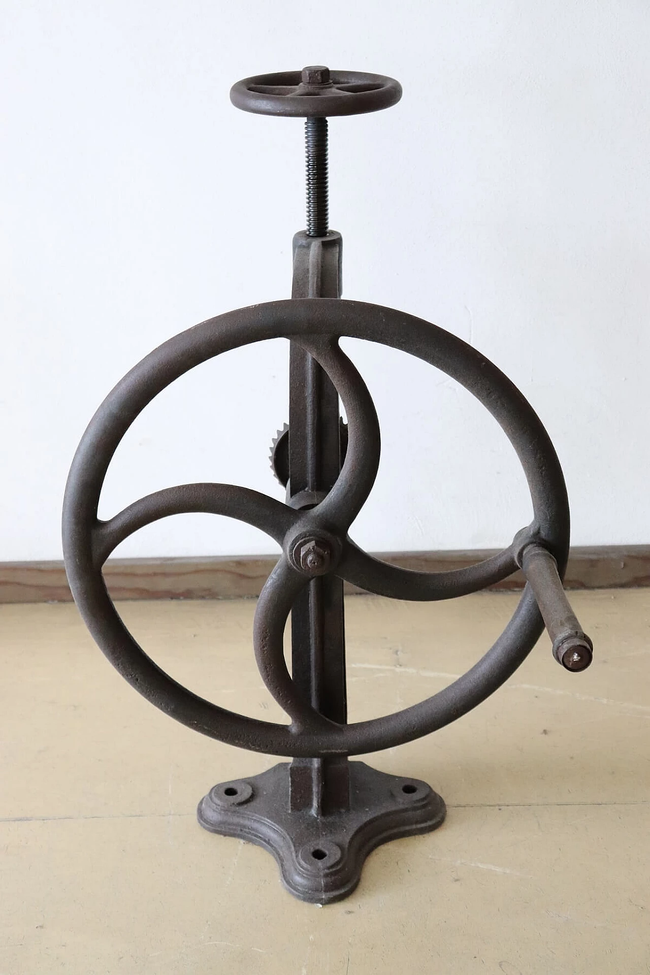 Raro grande trapano industriale in ferro inizi del Novecento articolo da museo 1071536