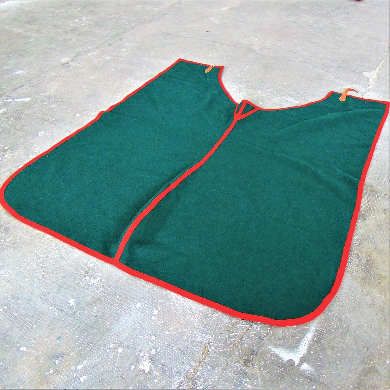 Green handmade Selleria Pariani blanket, pure new wool, red profiles and leather, 1980 1071697