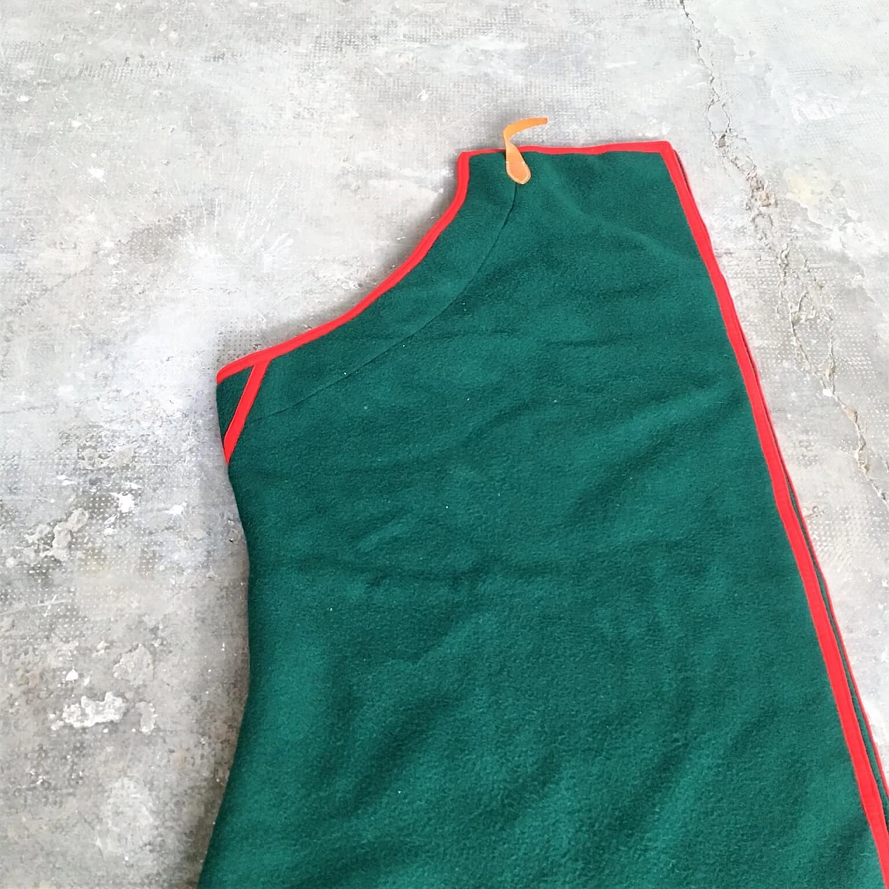 Green handmade Selleria Pariani blanket, pure new wool, red profiles and leather, 1980 1071707