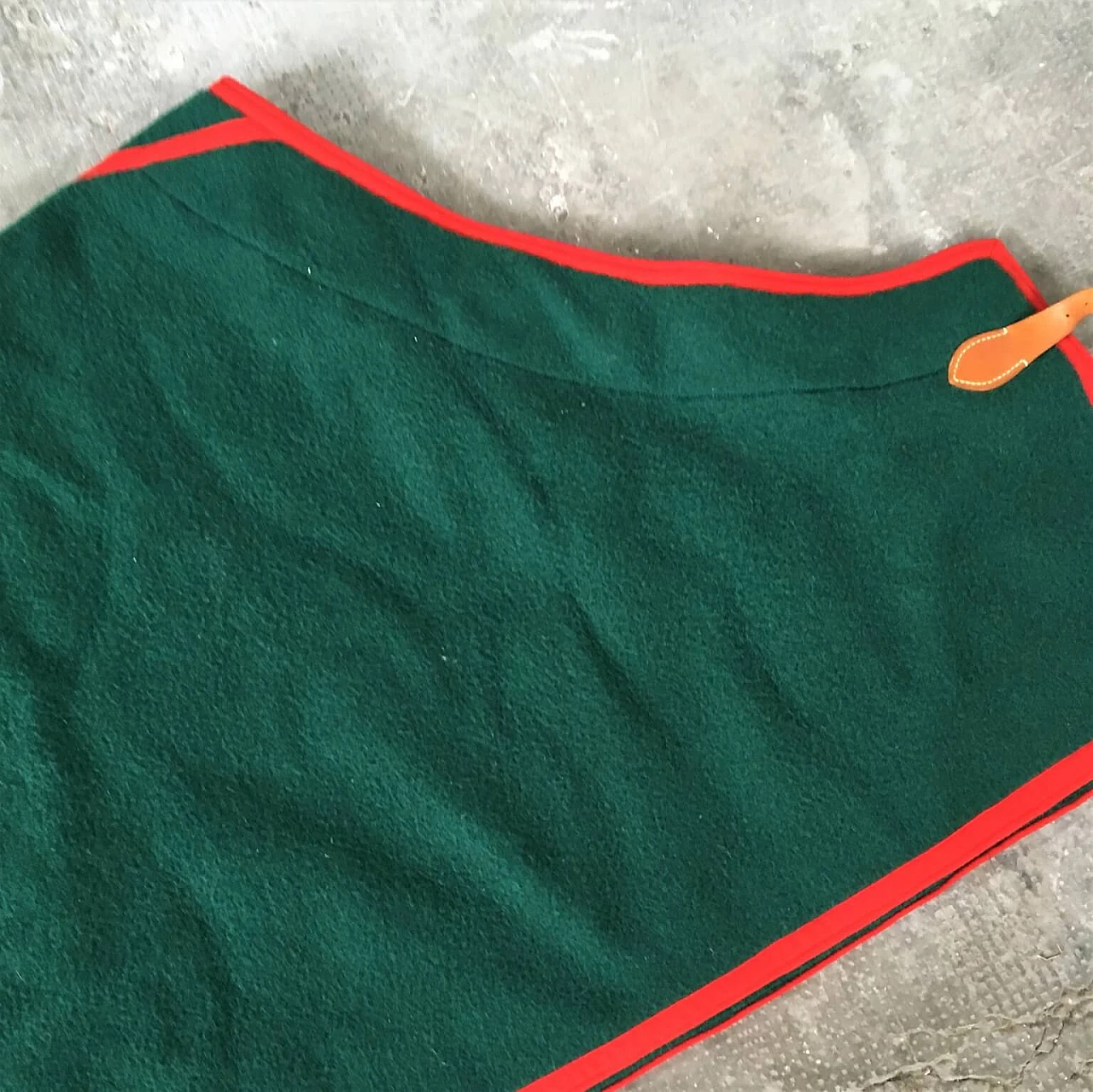 Green handmade Selleria Pariani blanket, pure new wool, red profiles and leather, 1980 1071713