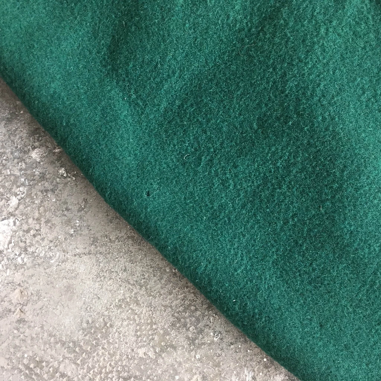 Green handmade Selleria Pariani blanket, pure new wool, red profiles and leather, 1980 1071714
