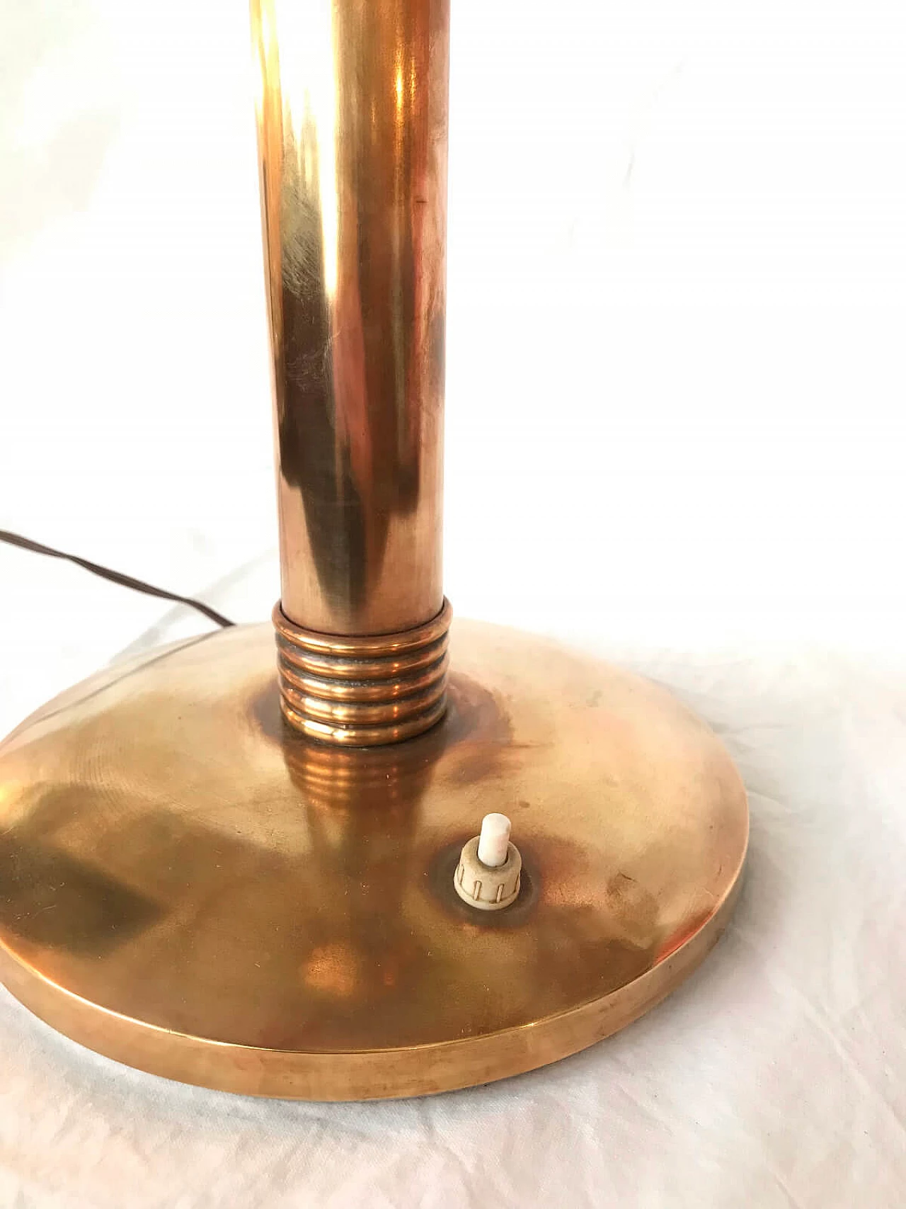 Dèco Italian desk lamp in gilded brass from the 30s 1040786