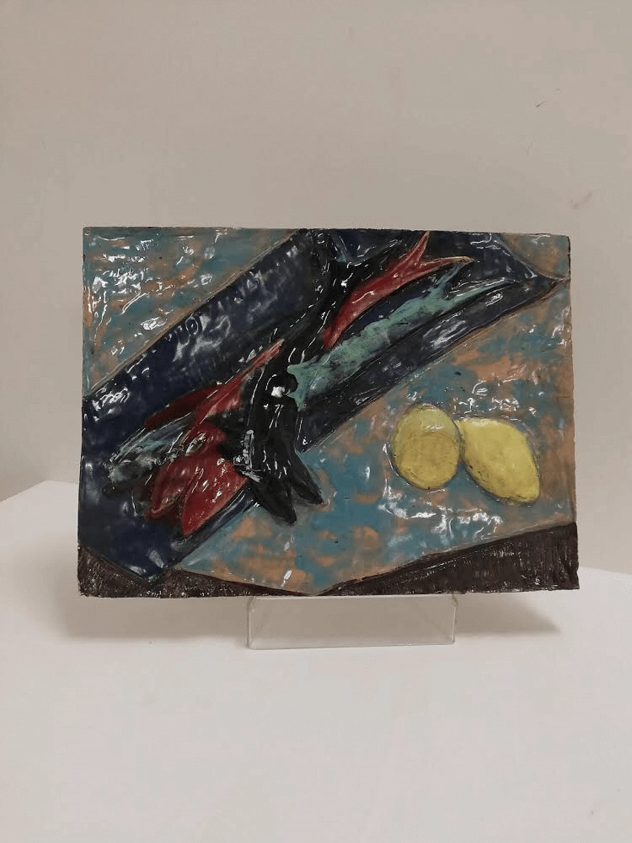 Enamelled terracotta plate, with fish and lemon 1072518