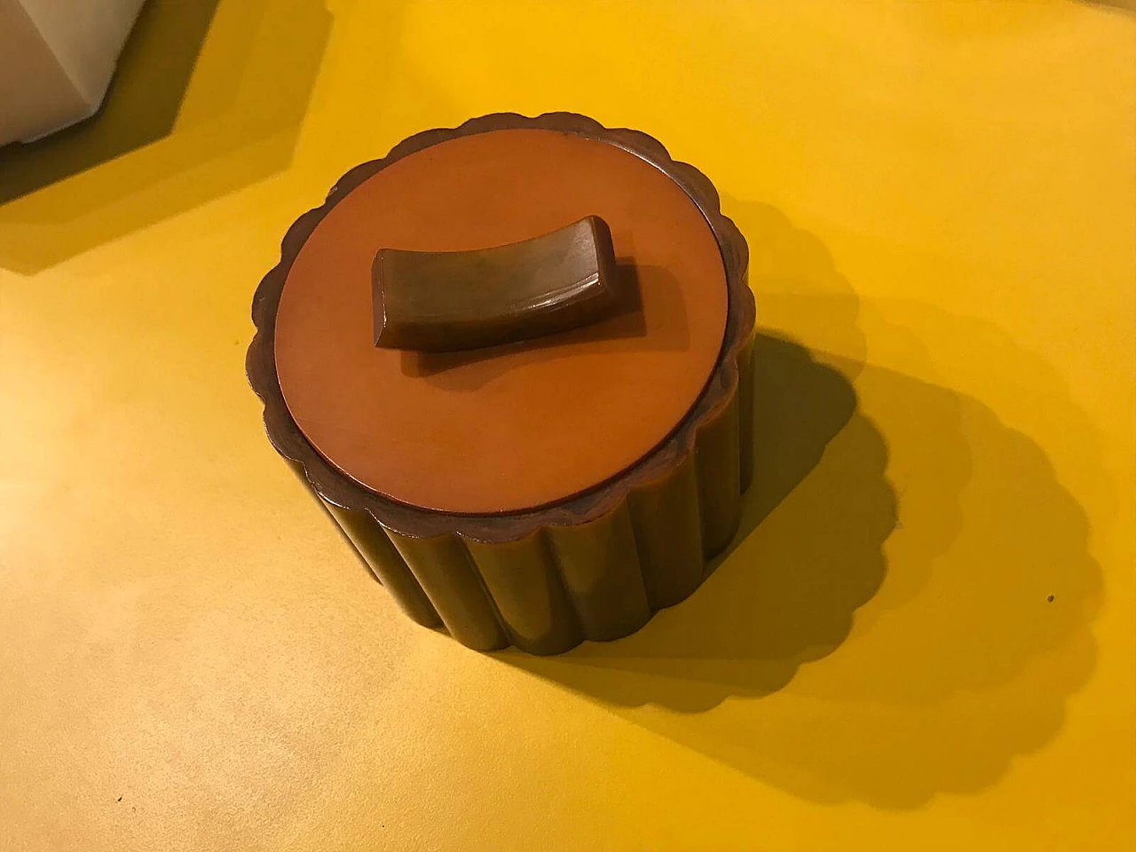 Scatolina in bachelite, toni arancio 1072637