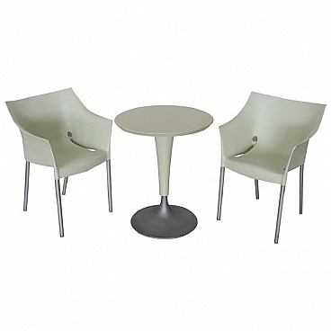 Tavolo e due sedie design di Philippe Starck per Kartell, anni '90