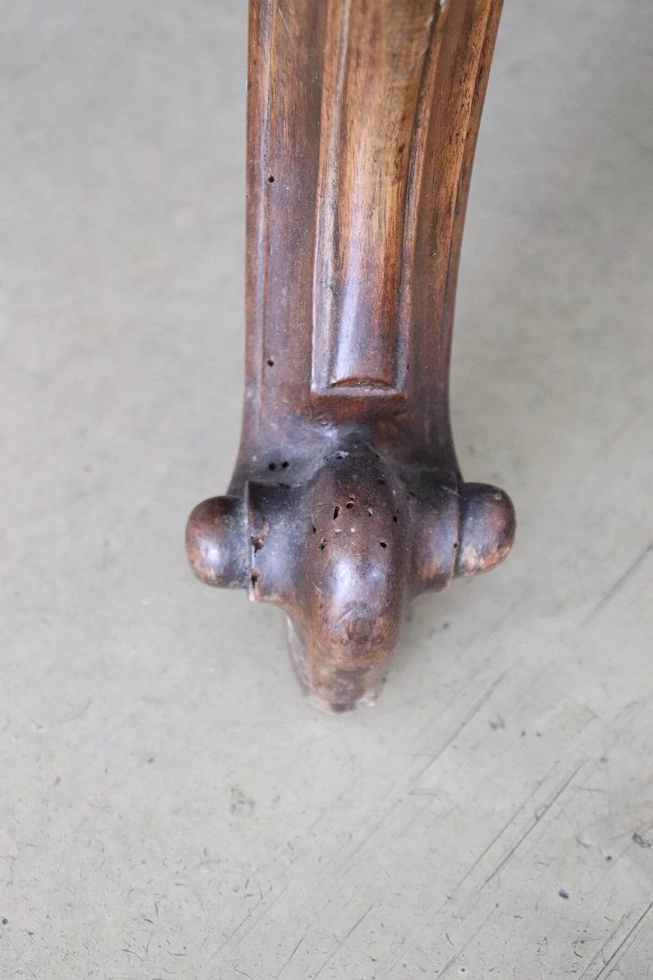 Grande tavolo antico a biscotto in noce e radica alta epoca secolo XIX 1072802