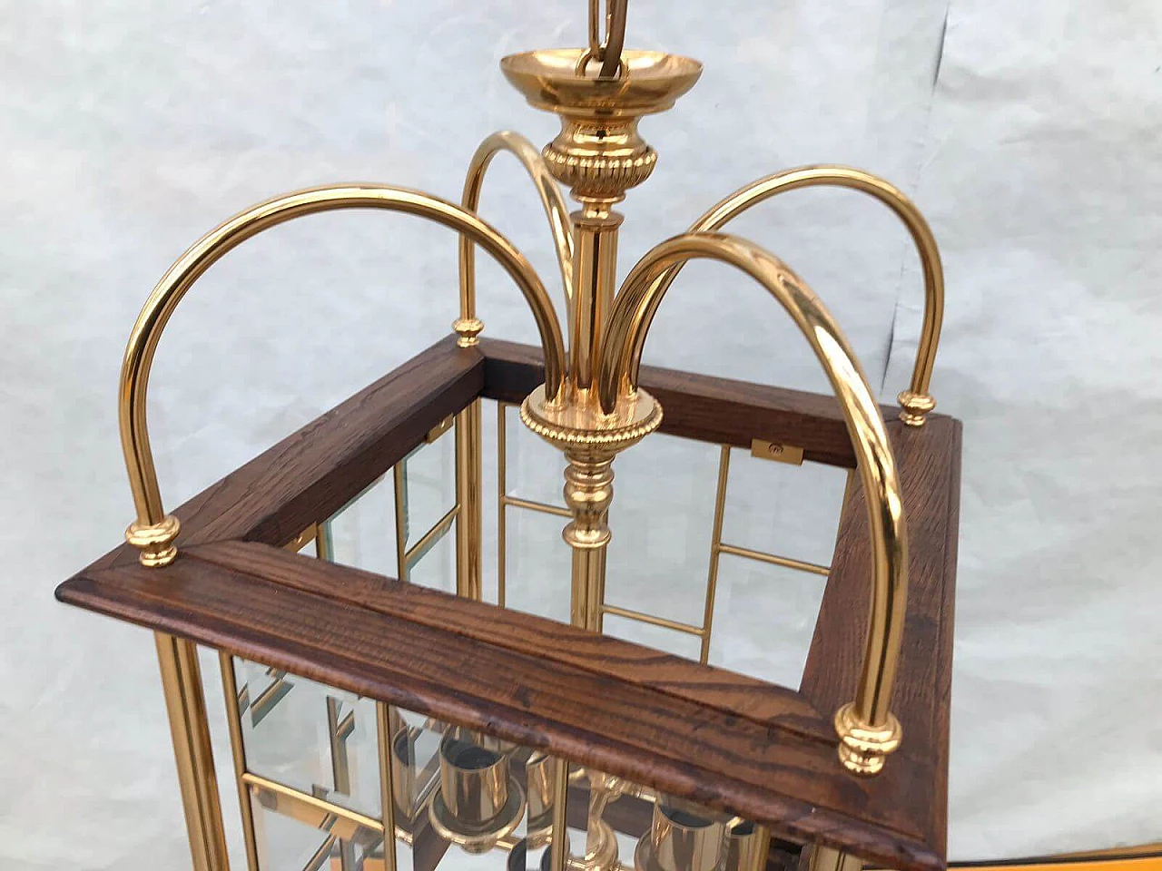 Lanterna in ottone e legno con vetri molati, anni ‘80 2