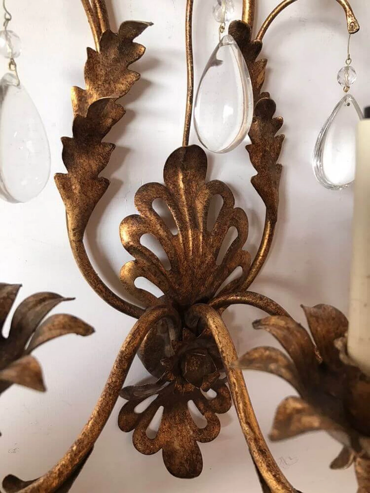 Coppia di appliques in metallo e vetro. Italia anni '60 5