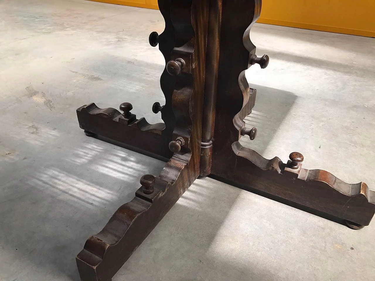 Syrian squared table with mother-of-pearl inlays, 30s 8