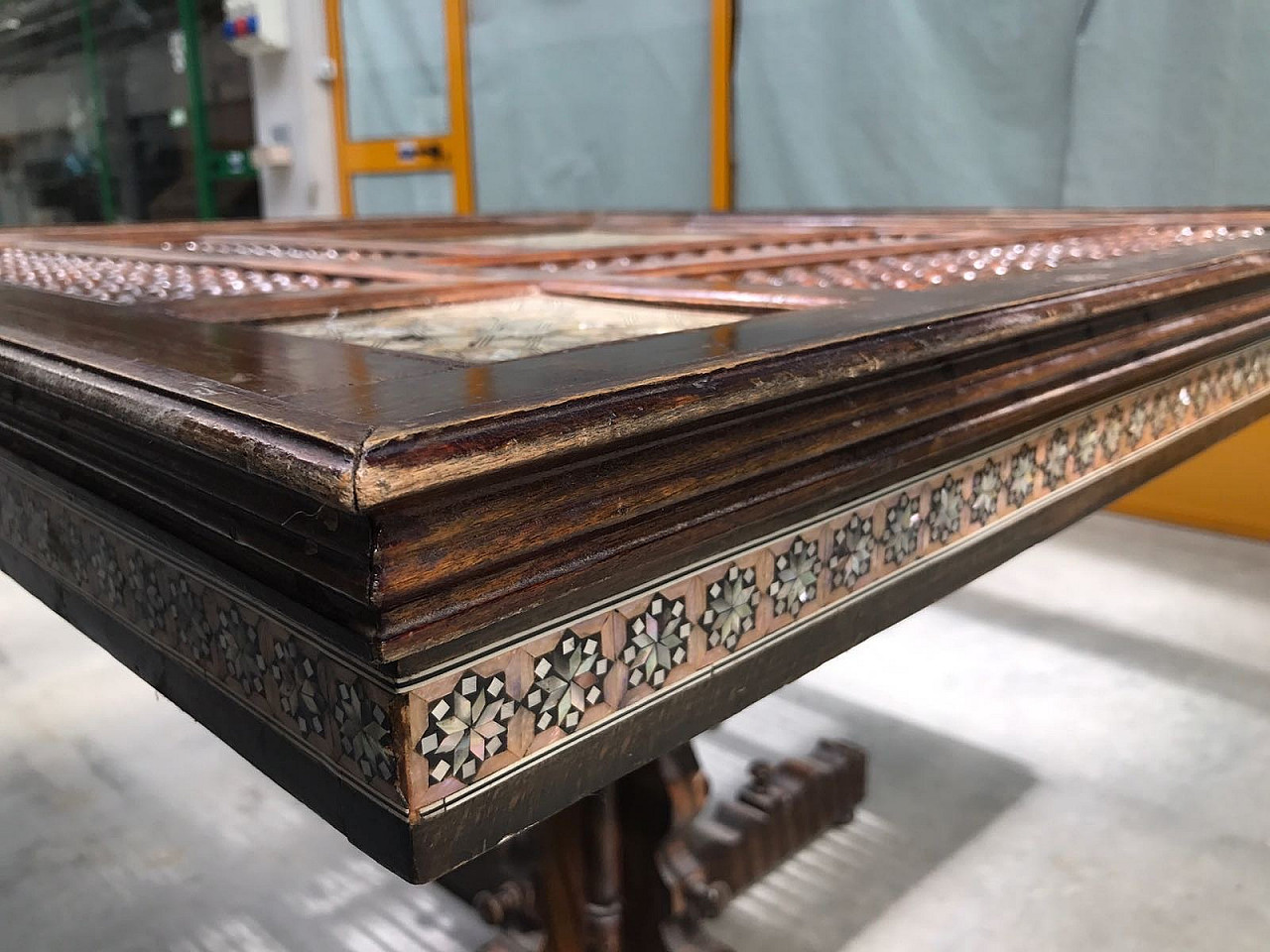 Syrian squared table with mother-of-pearl inlays, 30s 3