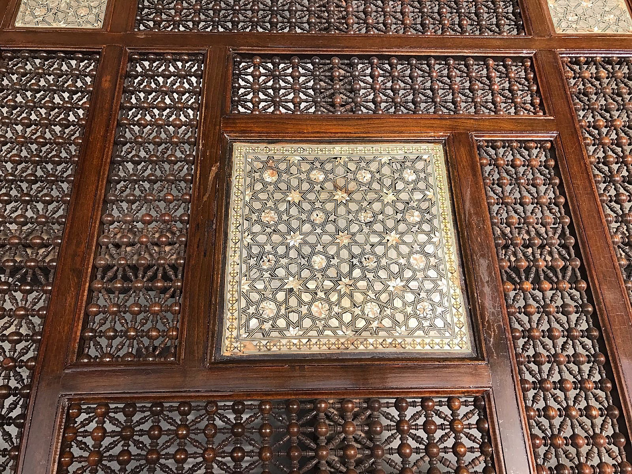 Syrian squared table with mother-of-pearl inlays, 30s 5