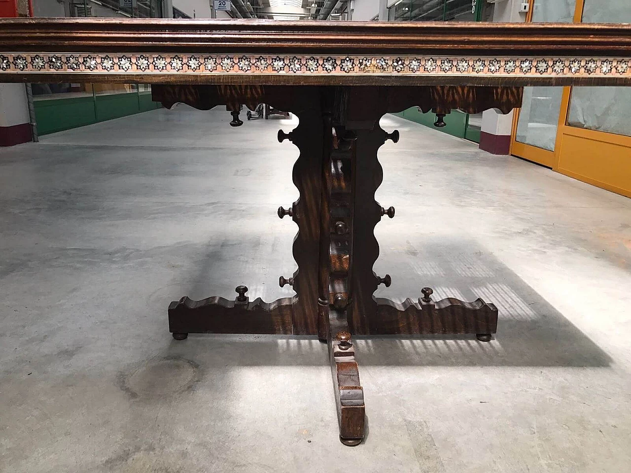 Syrian squared table with mother-of-pearl inlays, 30s 6