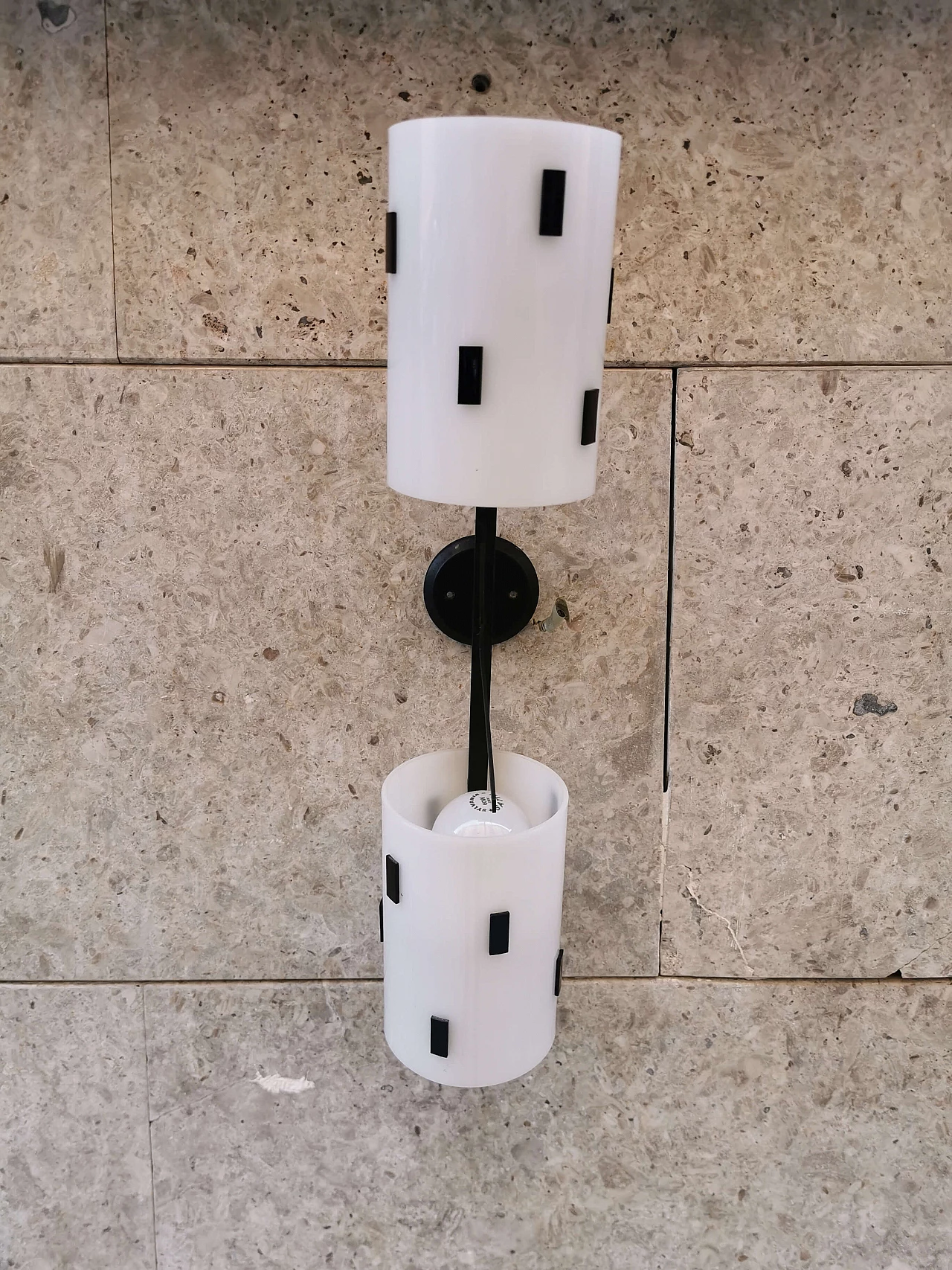 Applique singola a due luci in metallo e plexiglass, Italia, anni '50 1073536